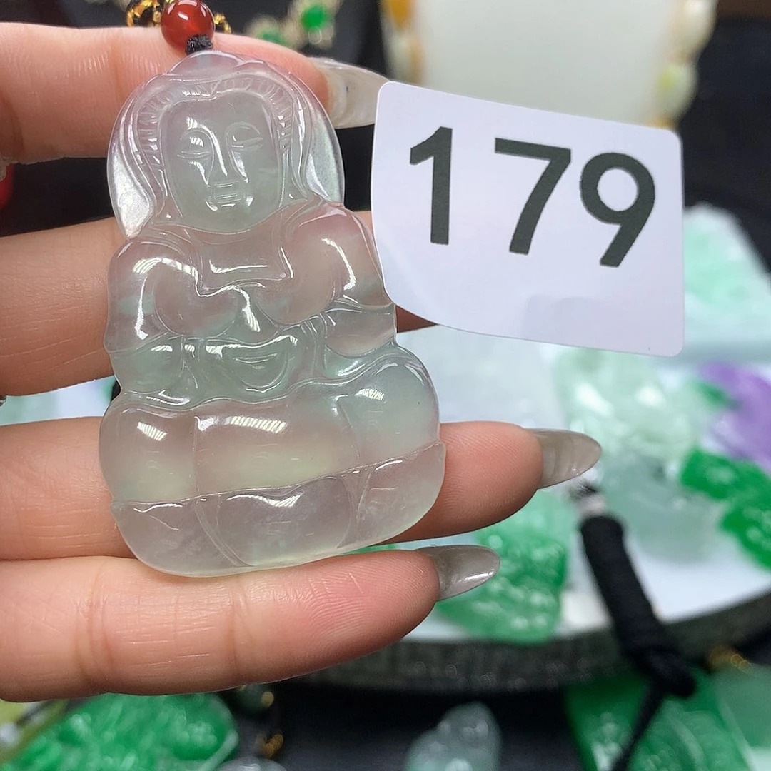 翡翠吊坠(赠链)未镶嵌