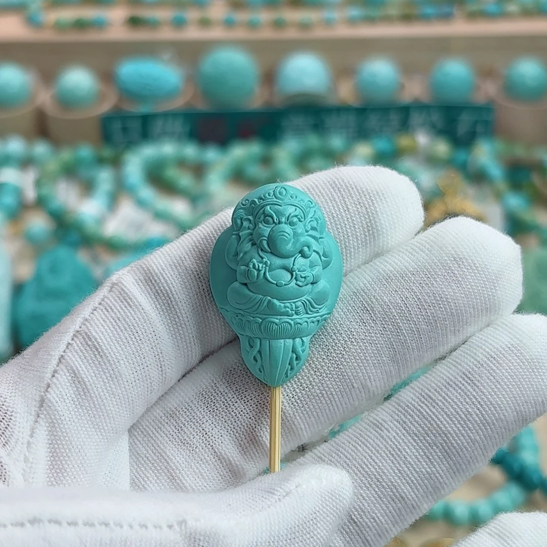 绿松石未镶嵌珠宝奇石