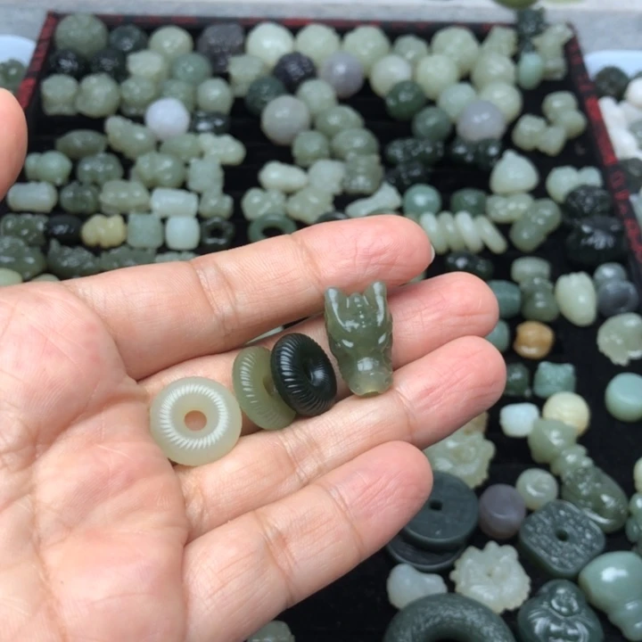 【闪购商品】和田玉未镶嵌颈饰一**物