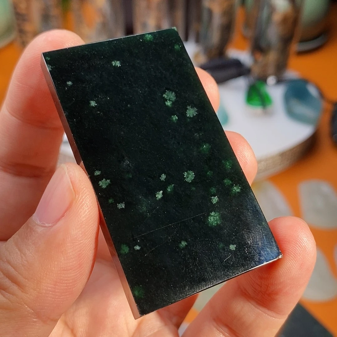 翡翠未镶嵌颈饰墨翠无事牌 可做浮雕