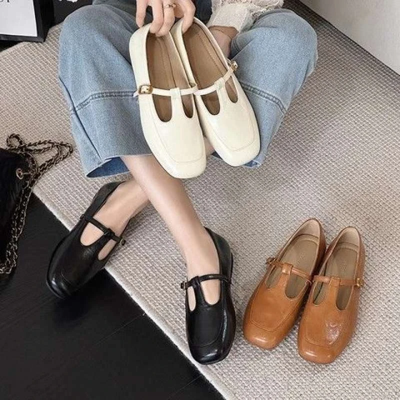 【万达清仓】潮流伴侣英伦风女新款平底单鞋百搭一扣字带包头拖鞋女