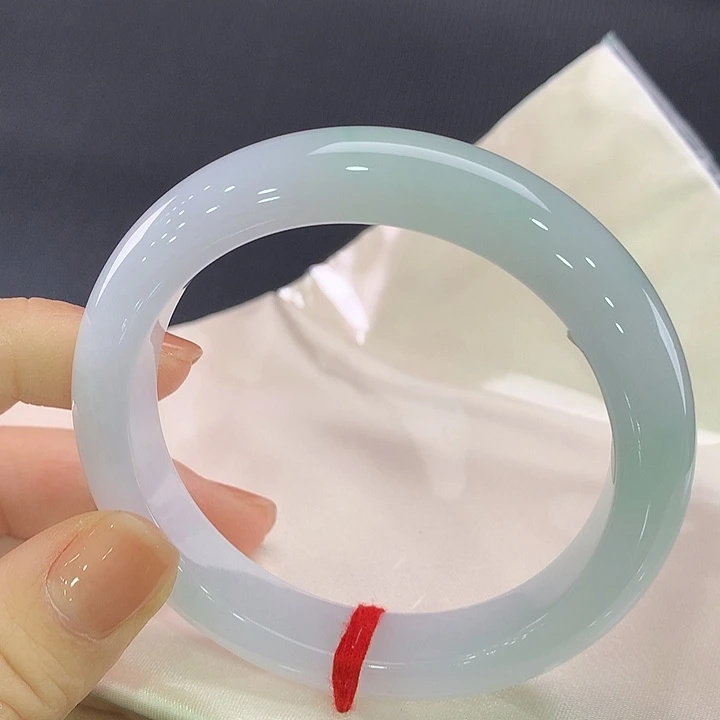 翡翠未镶嵌手镯正圈58