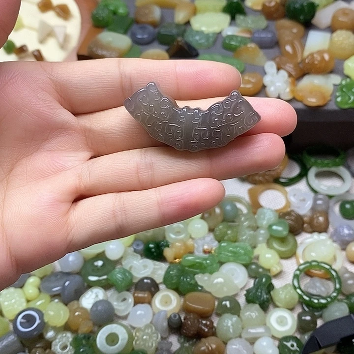 未镶嵌和田玉挂件