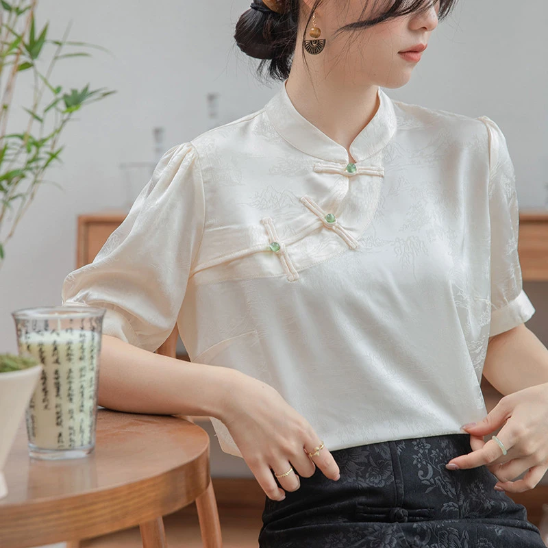 新中式立领衬衫女夏季2025新款缎面盘扣国风适合通勤短袖提花上衣