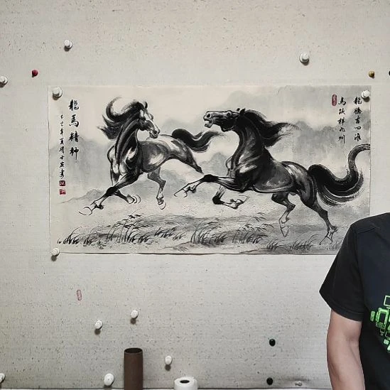 横款周士宸水墨写意奔马作品