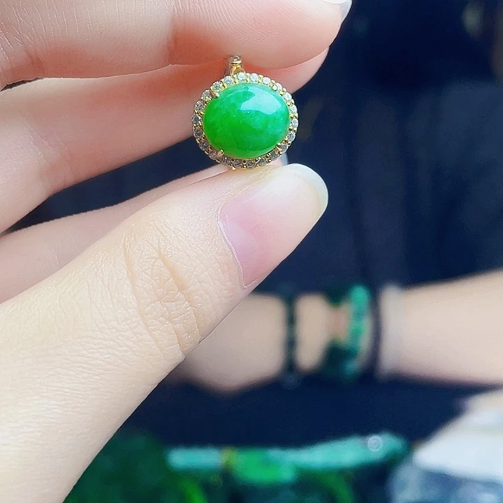翡翠银S925镶嵌颈饰多样性