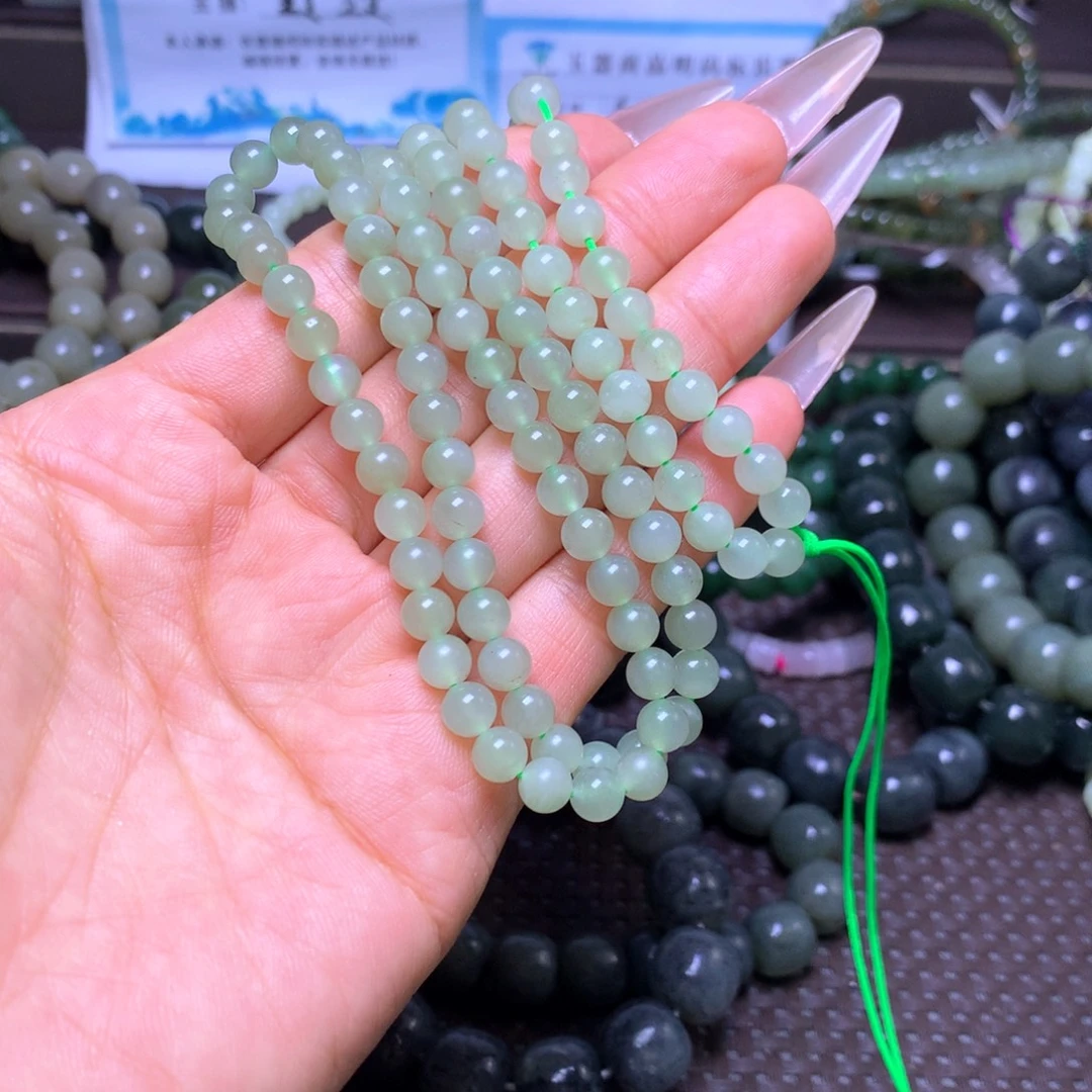 和田玉未镶嵌颈饰卡6