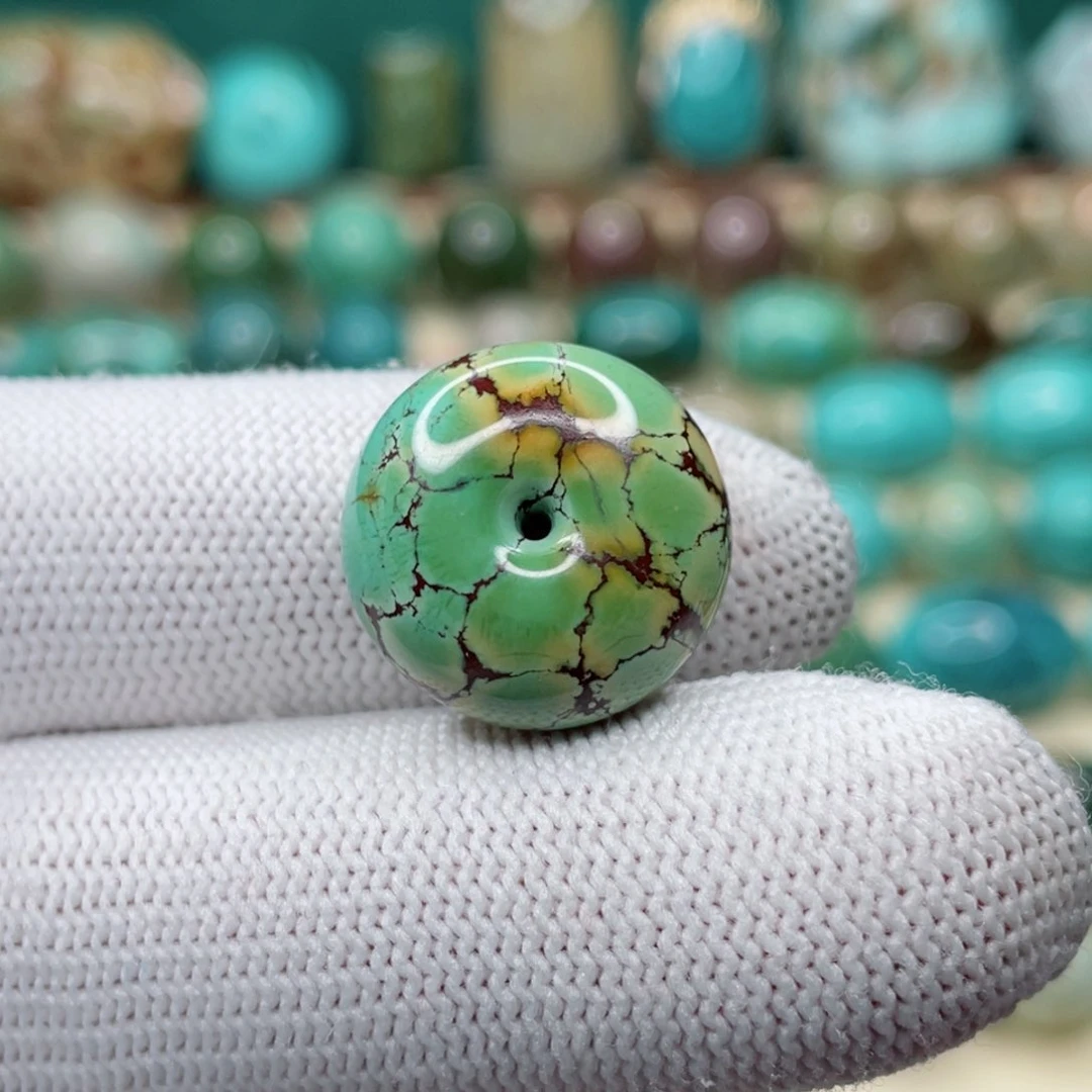 未镶嵌绿松石颈饰