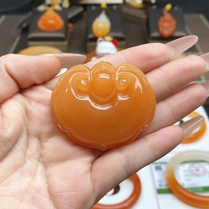 石英质玉（黄龙玉）未镶嵌吊坠