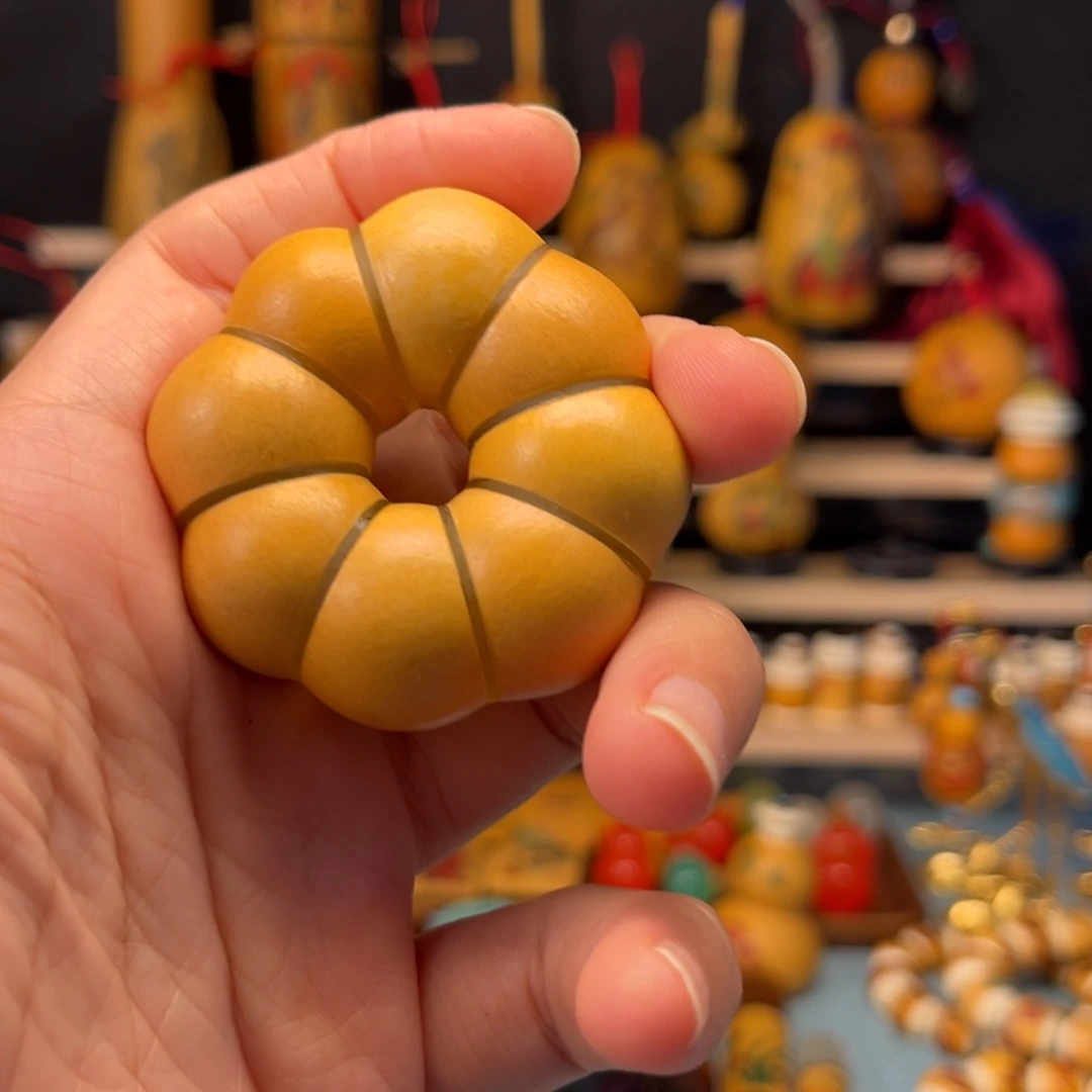 吴***豆大叶紫檀（黑酸枝木类）