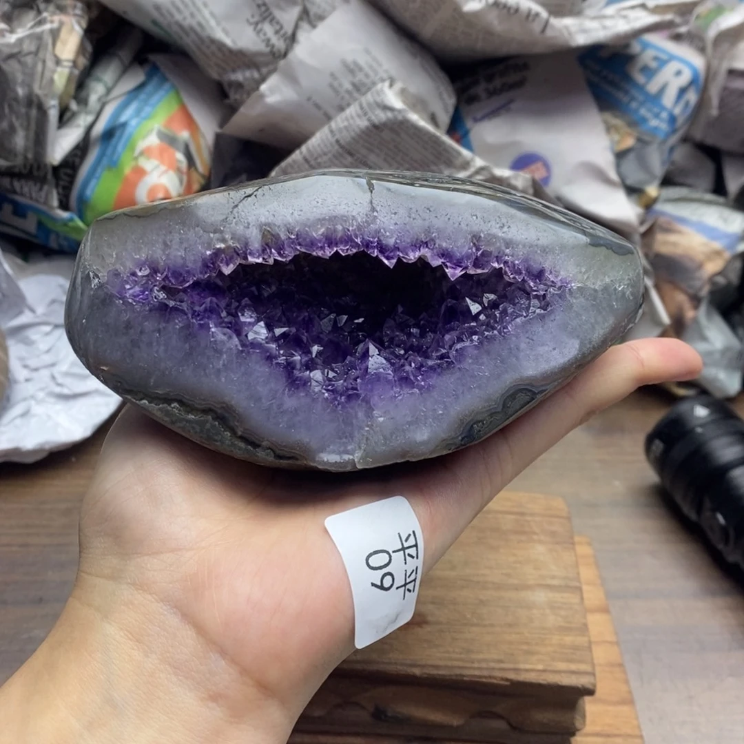 未镶嵌水晶大型摆件（非配饰）