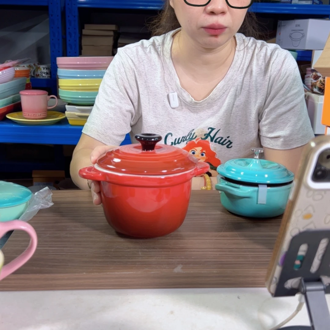 陶瓷红色黑顶大炖盅