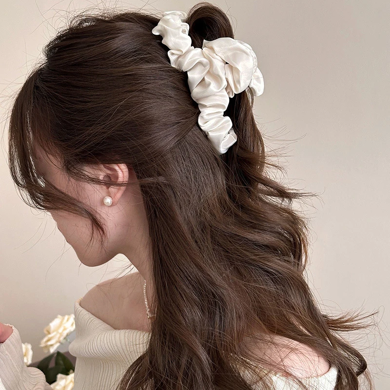 春夏高级感褶皱抓夹2025新款轻奢云朵大号发夹后脑勺鲨鱼夹子头饰