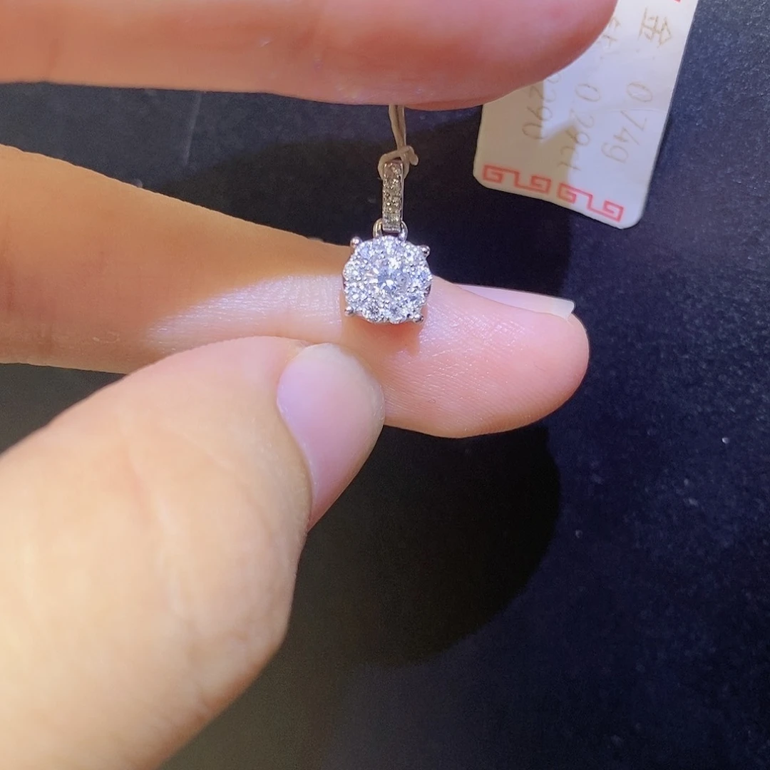 吊坠(不含链)钻石18K金镶嵌围镶k白