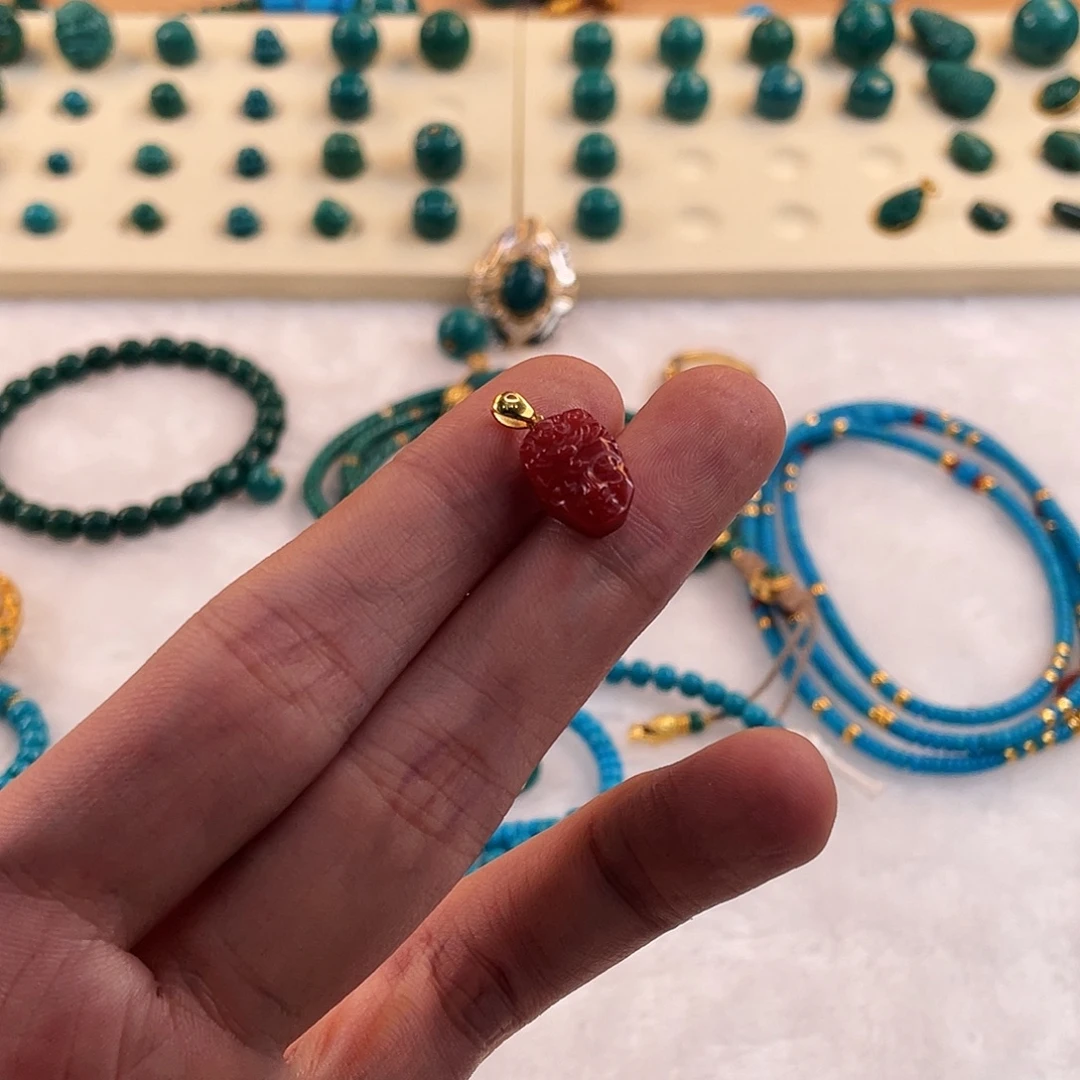 堅***.南红玛瑙未镶嵌配饰配饰