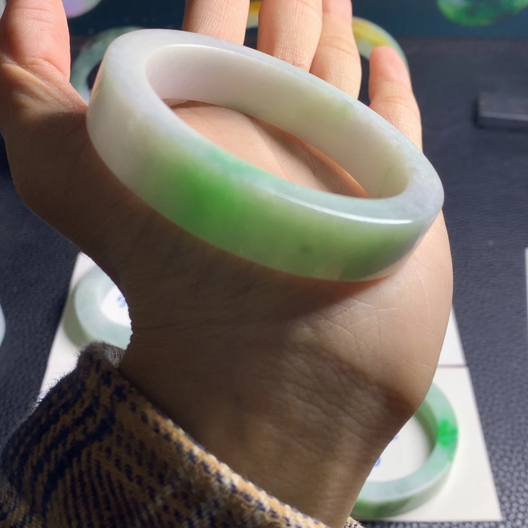 未镶嵌天然翡翠定制翡翠