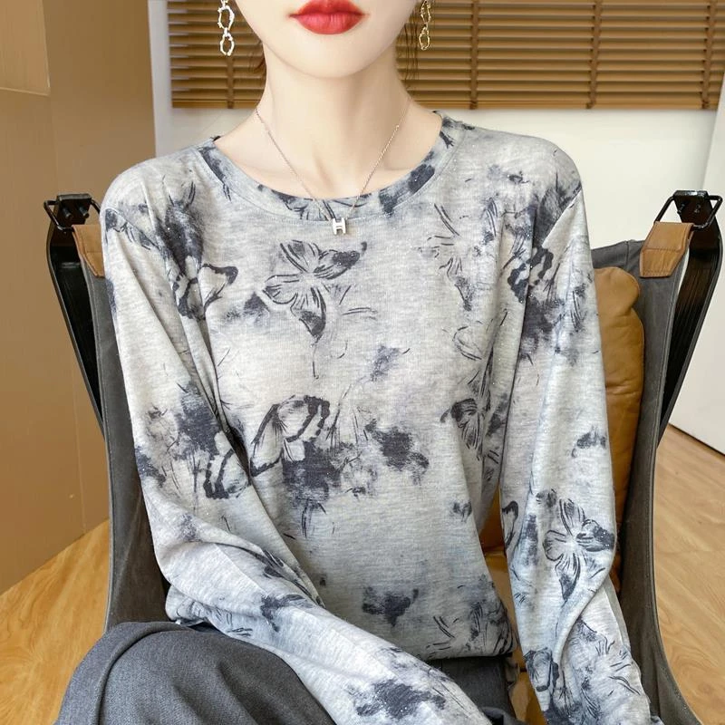 2025秋冬新款时尚水墨扎染打底衫女洋派水溶印花长袖圆领T恤内搭
