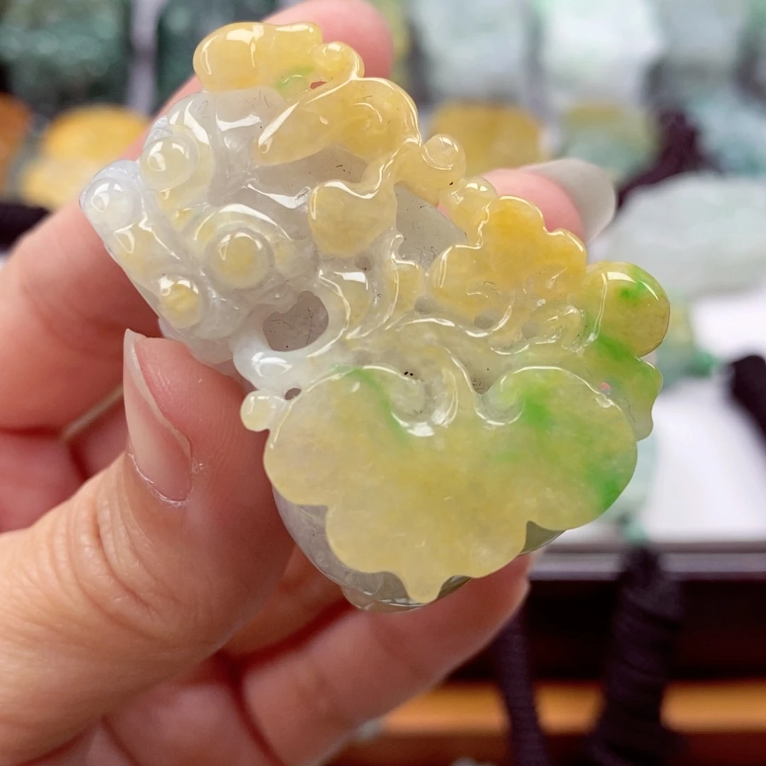 翡翠颈饰未镶嵌翡翠