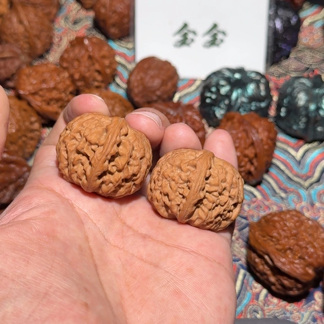 文玩核桃把件2310龙眼元宝，尺寸36 36 29