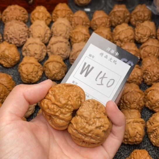 吊坠桃核我****机我是第一百40