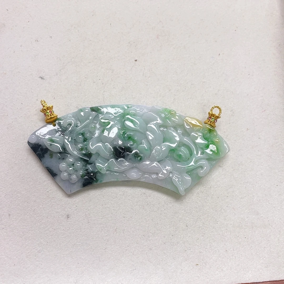 翡翠未镶嵌颈饰拱形弯弯