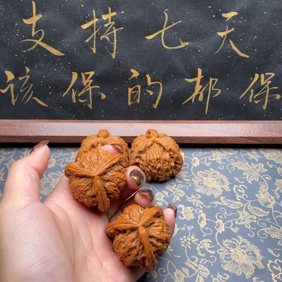 吊坠文玩核桃谦**.