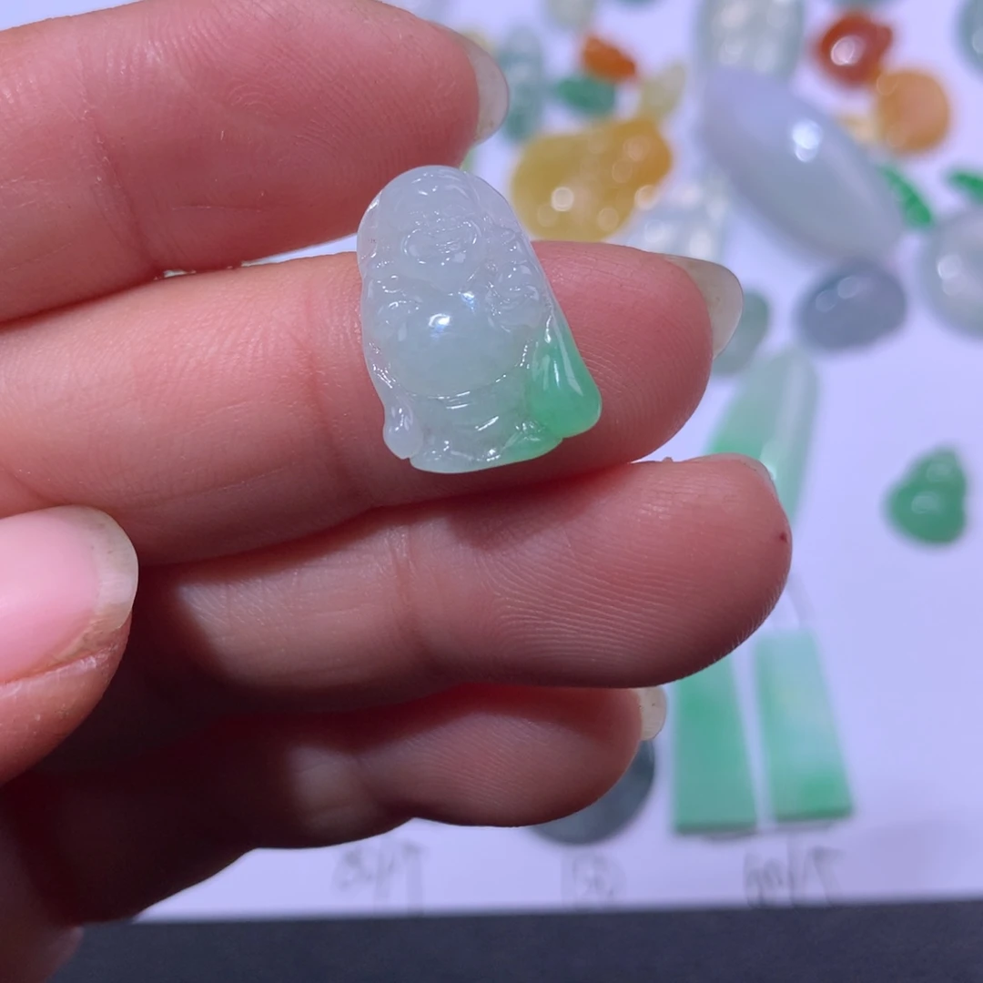 翡翠未镶嵌吊坠(不含链)布袋佛