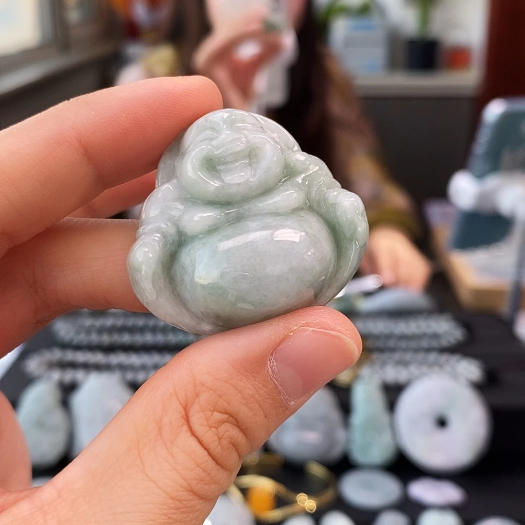 翡翠未镶嵌颈饰佛公