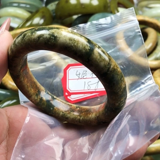 蛇纹石玉手镯未镶嵌妮*