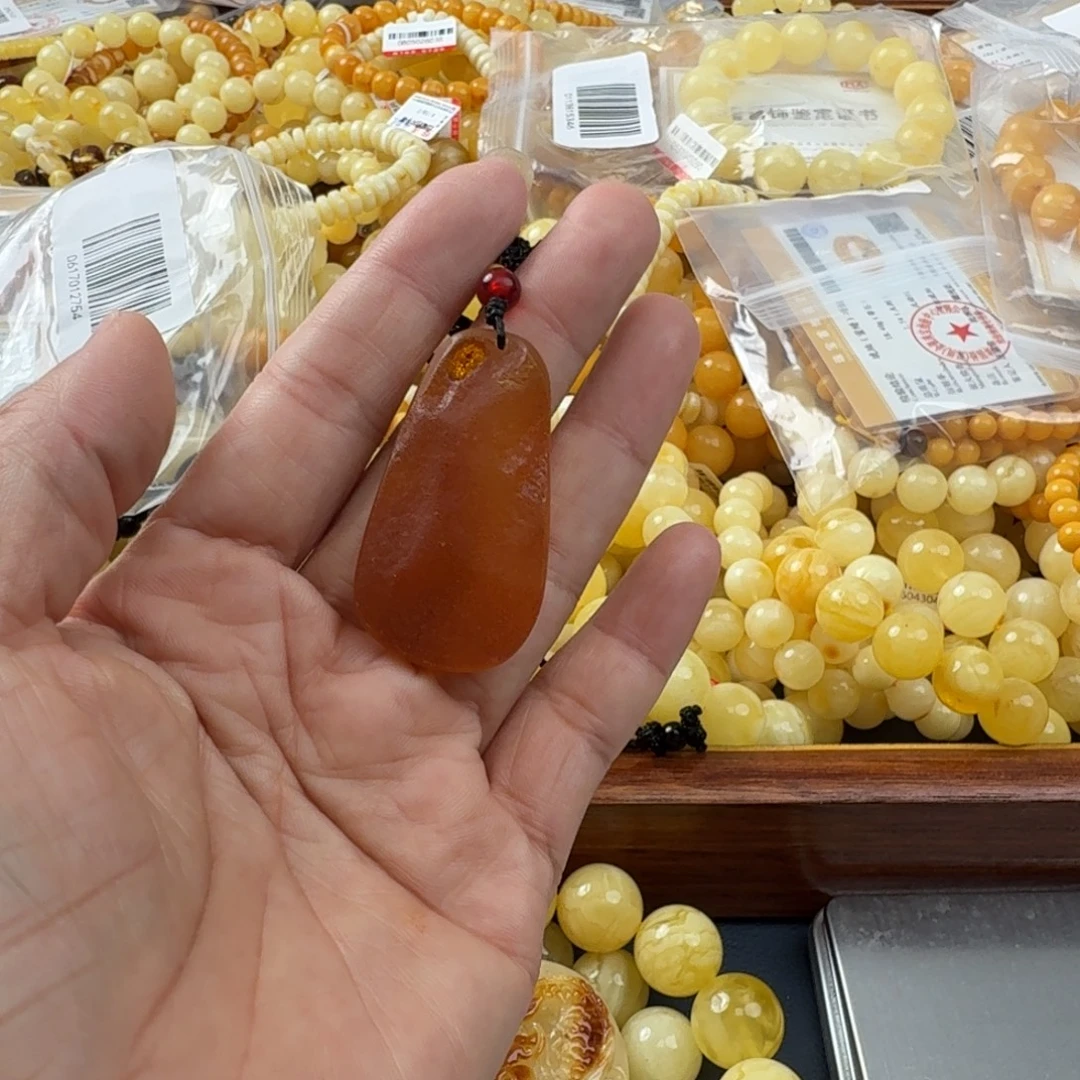 未镶嵌琥珀珠宝奇石