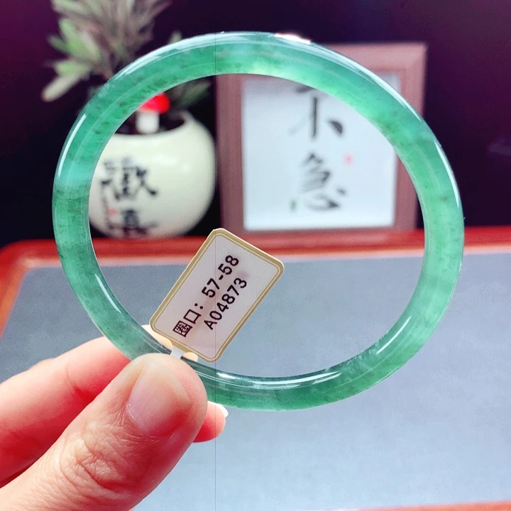 翡翠未镶嵌手镯圆镯