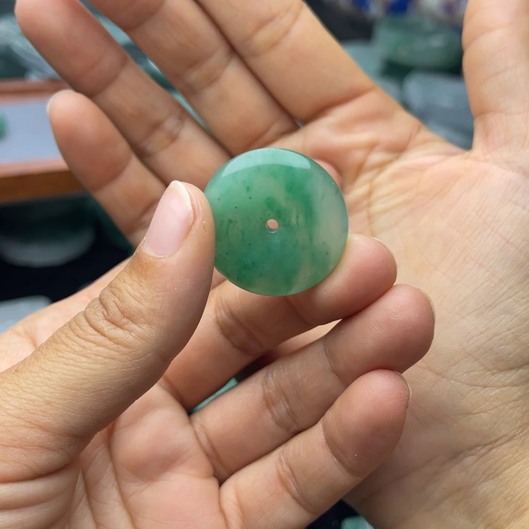 石英质玉颈饰未镶嵌