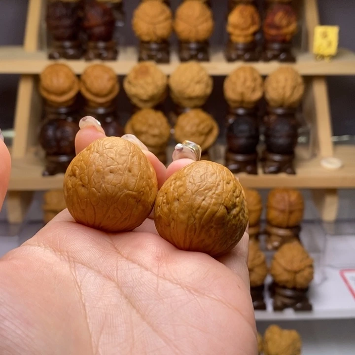 秦***3文玩核桃吊坠32皮皮球Y016