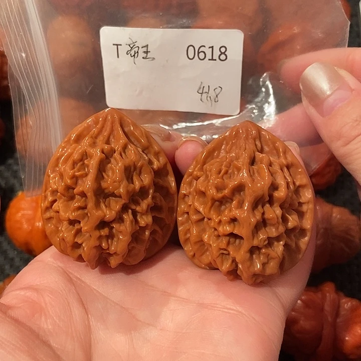 文玩核桃吊坠帝王45