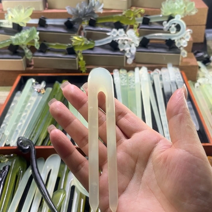 寒***雅未镶嵌蛇纹石玉发饰