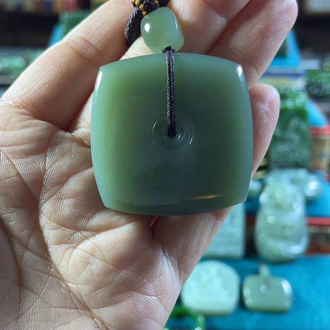 如***愿和田玉未镶嵌颈饰