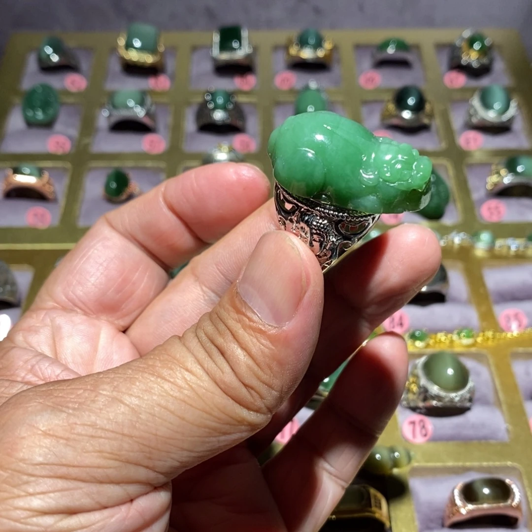 和田玉（碧玉）戒指未镶嵌人****雾