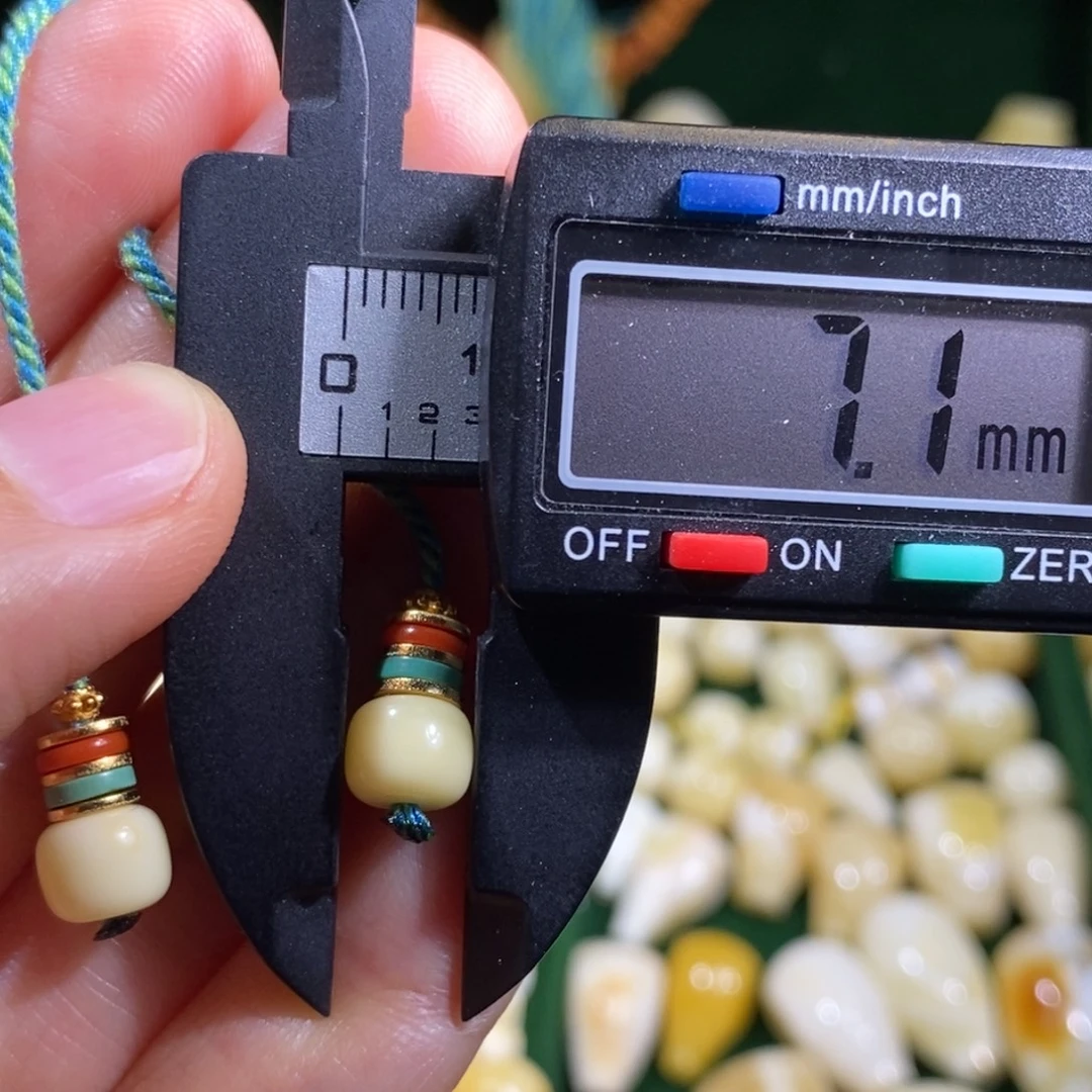 蜜蜡未镶嵌裸石配饰