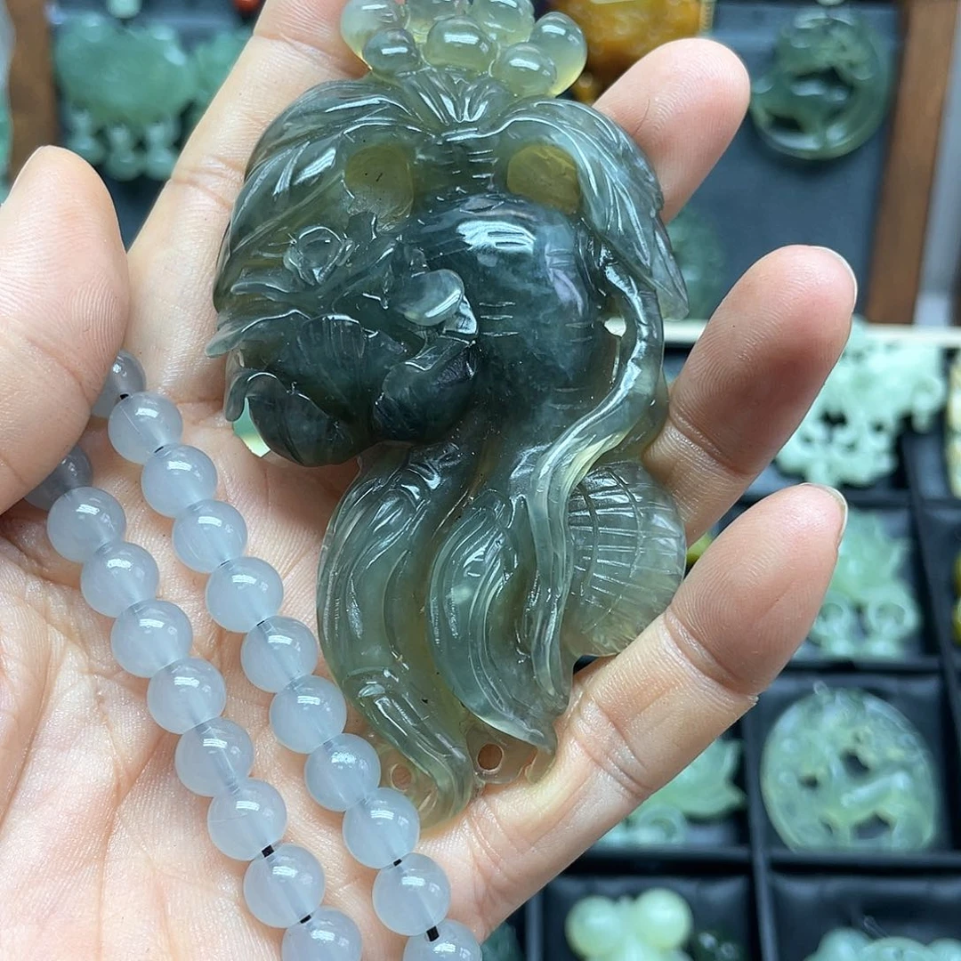 蛇纹石玉未镶嵌颈饰