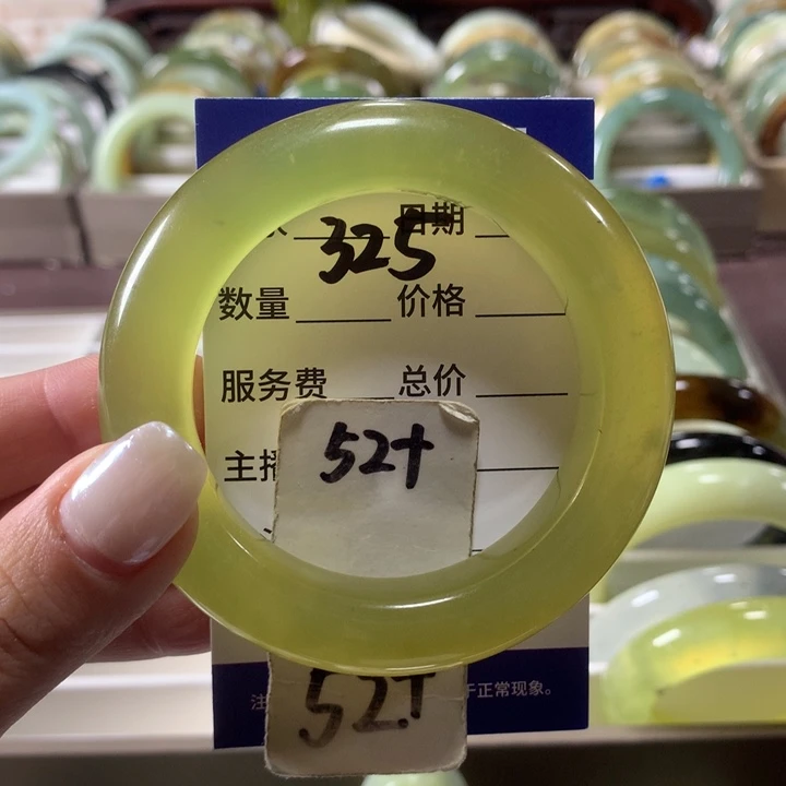 蛇纹石玉未镶嵌手镯325