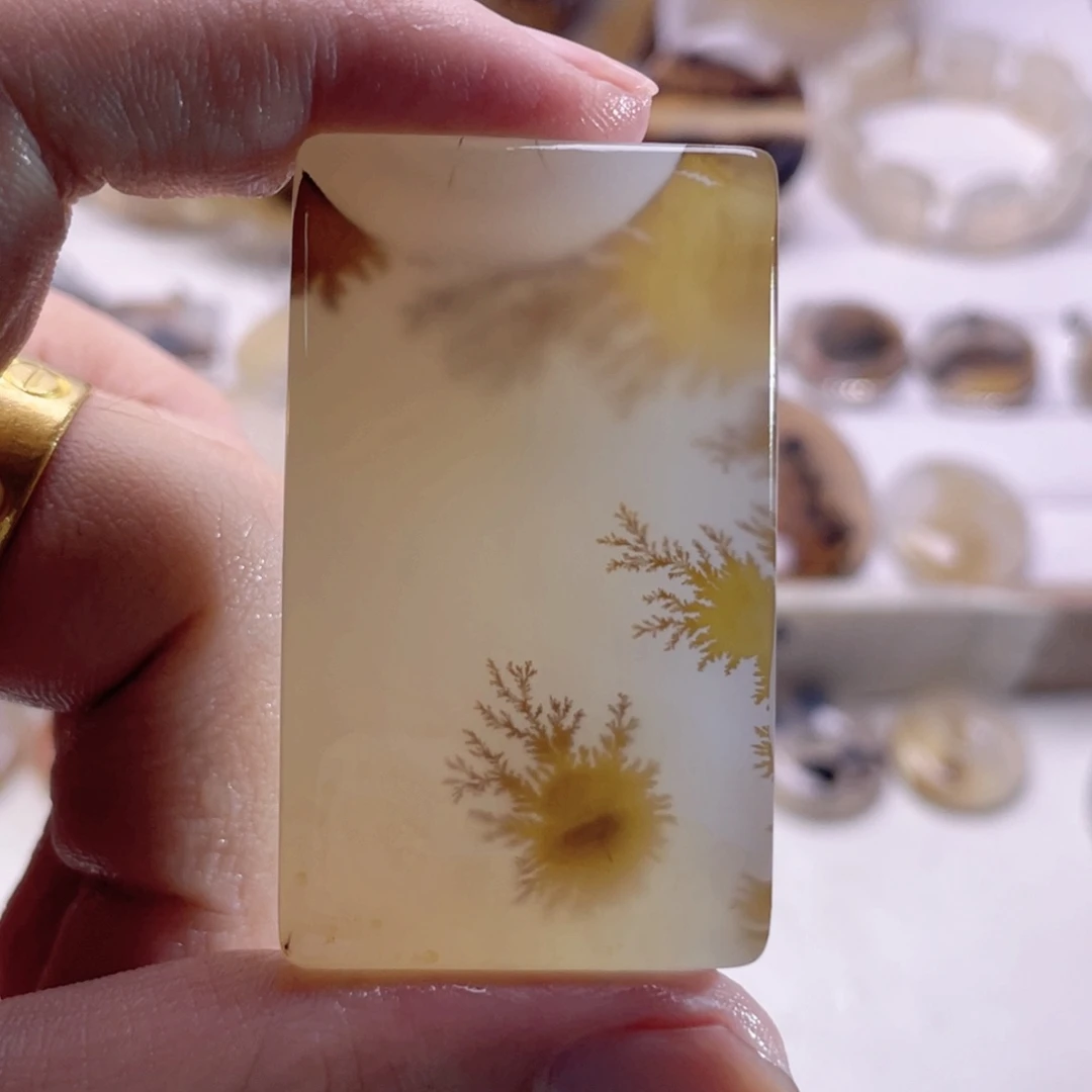 玛瑙/玉髓未镶嵌珠宝奇石