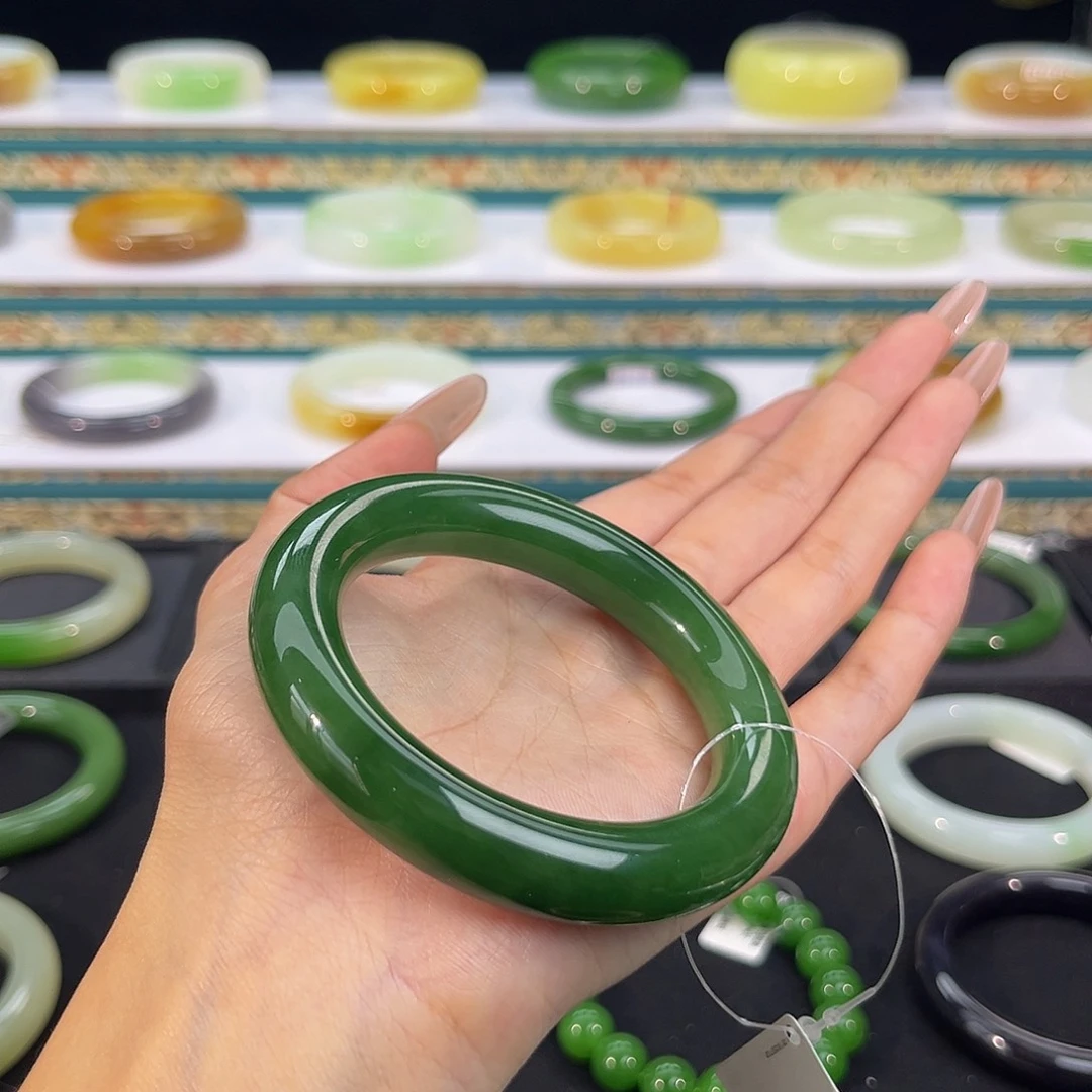 和田玉未镶嵌手镯