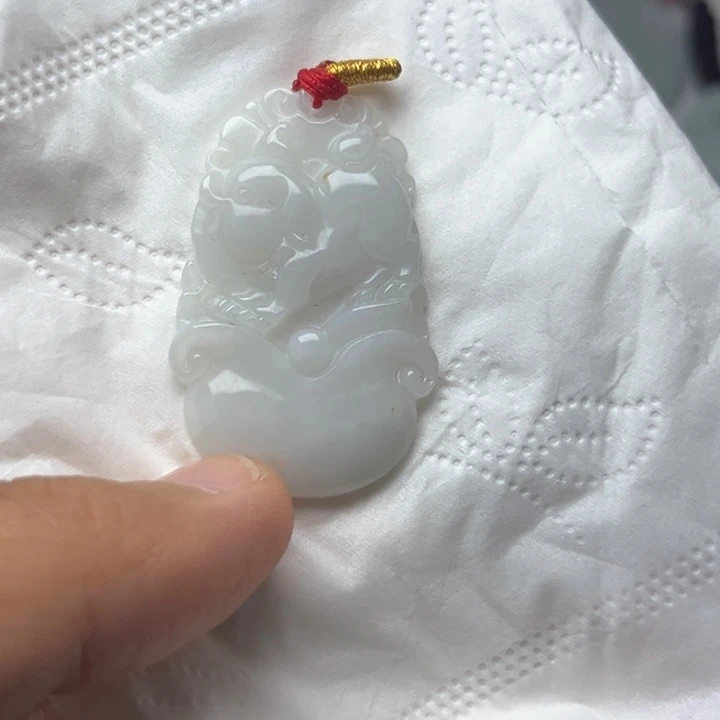 翡翠未镶嵌颈饰挂件