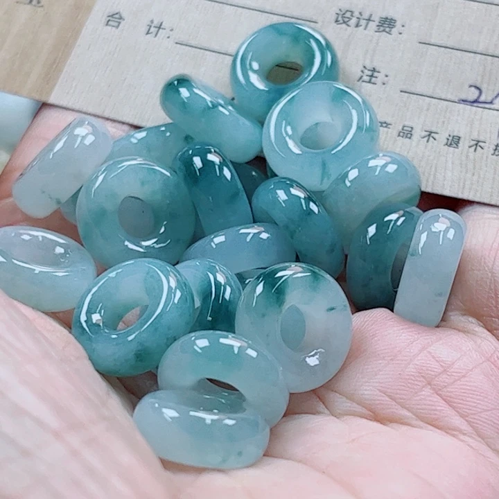 翡翠未镶嵌颈饰多样性发货一件
