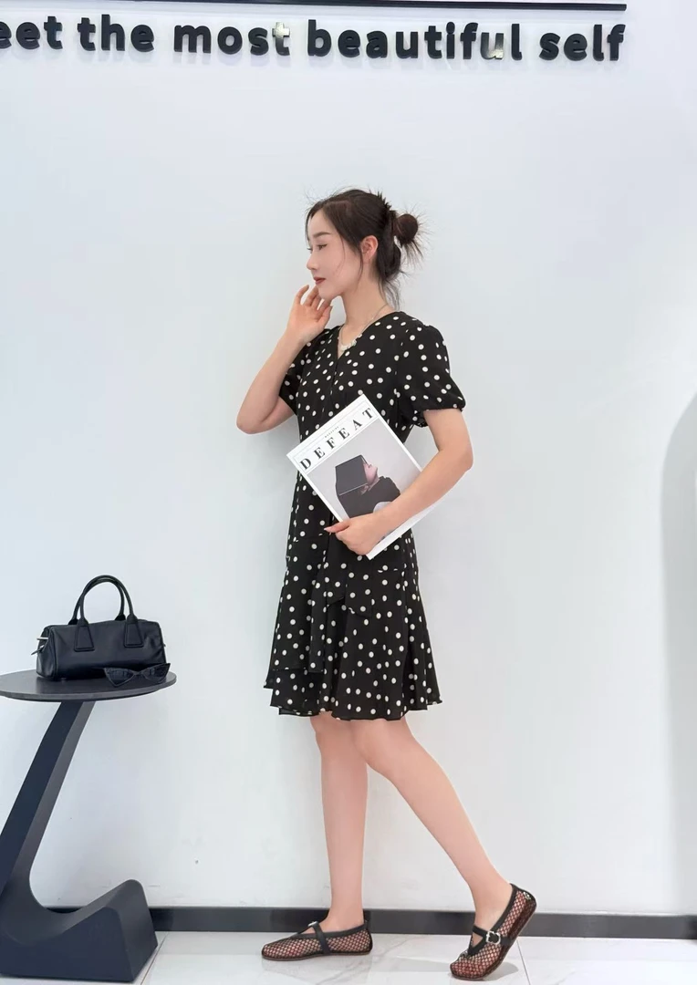 【老郭说穿搭】伊2025时尚连衣裙