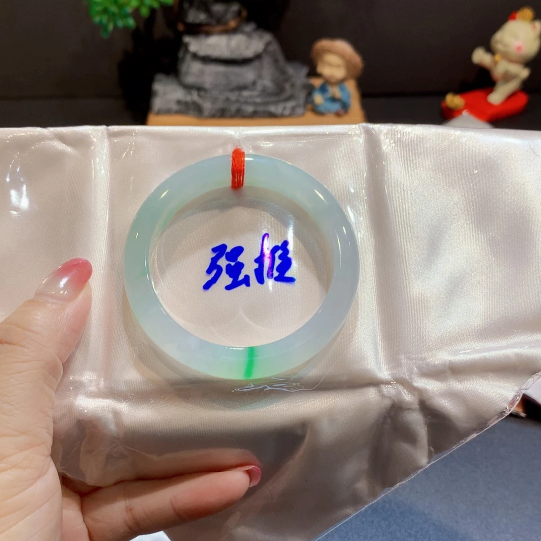 翡翠未镶嵌手镯翡翠手镯