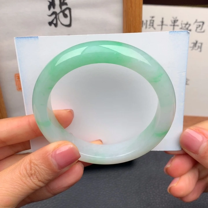翡翠手镯未镶嵌翡翠手镯54