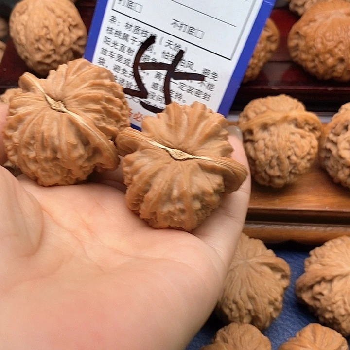 桃核吊坠白狮子头42