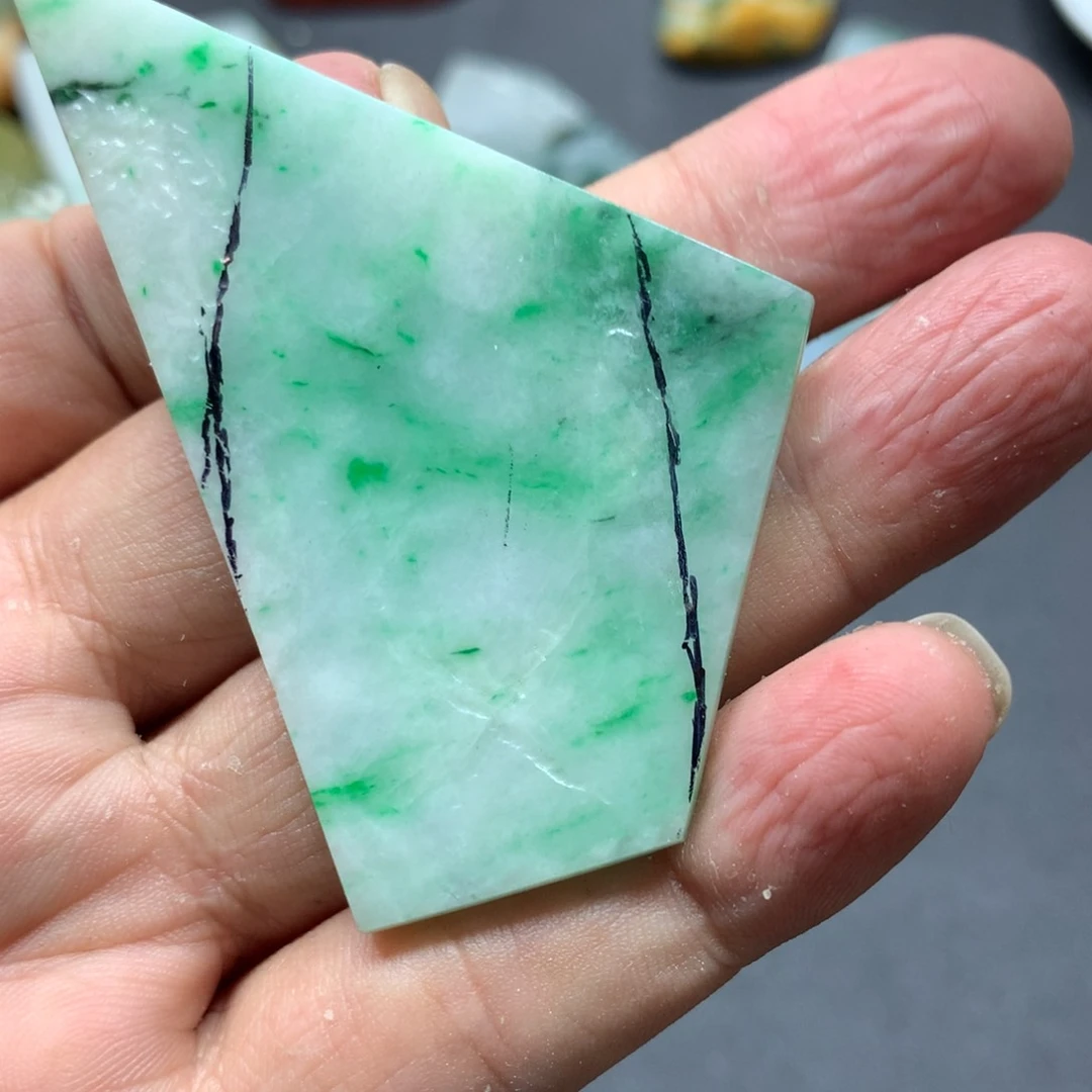 翡翠颈饰未镶嵌可*