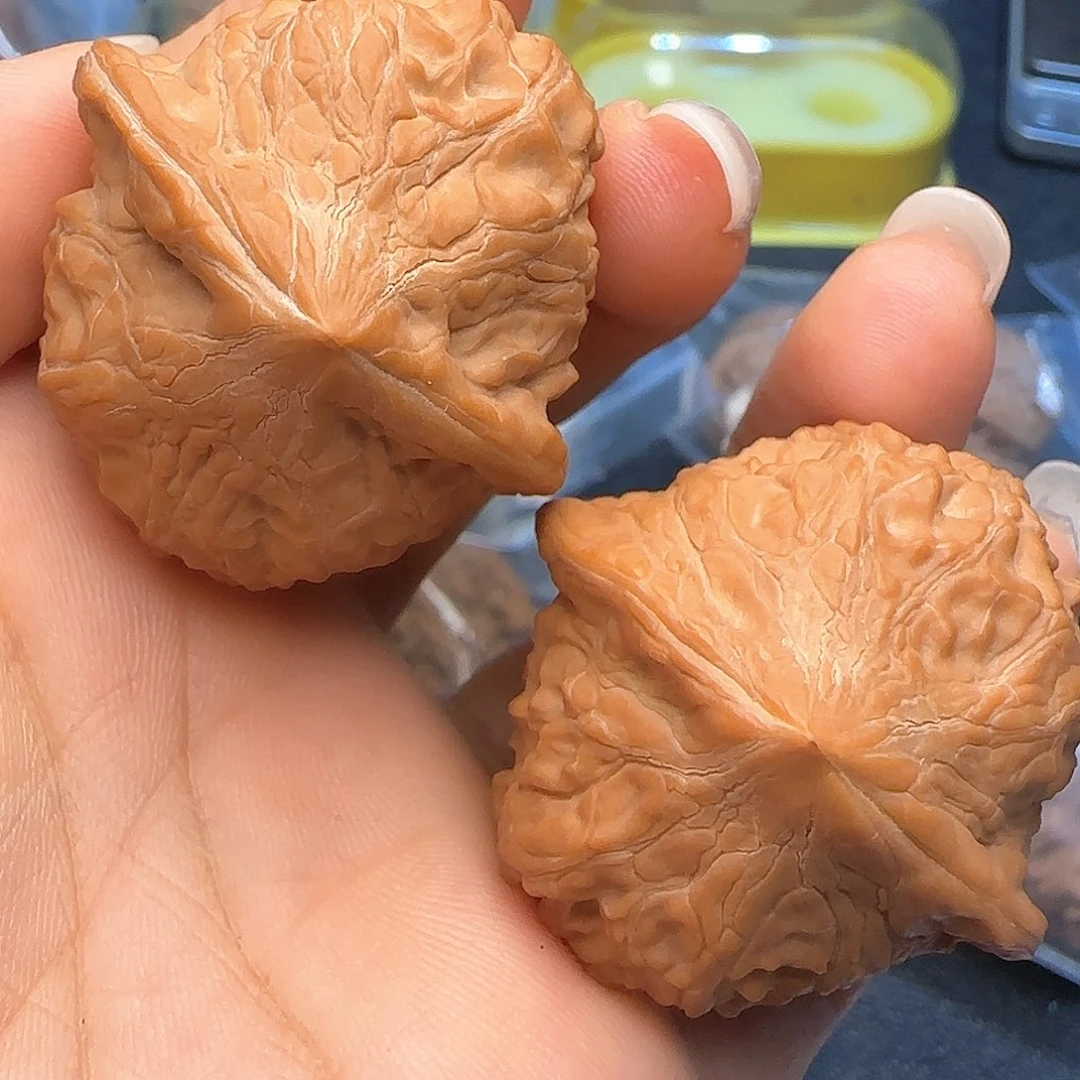 李***毅文玩核桃吊坠三届石鸡心➕打底